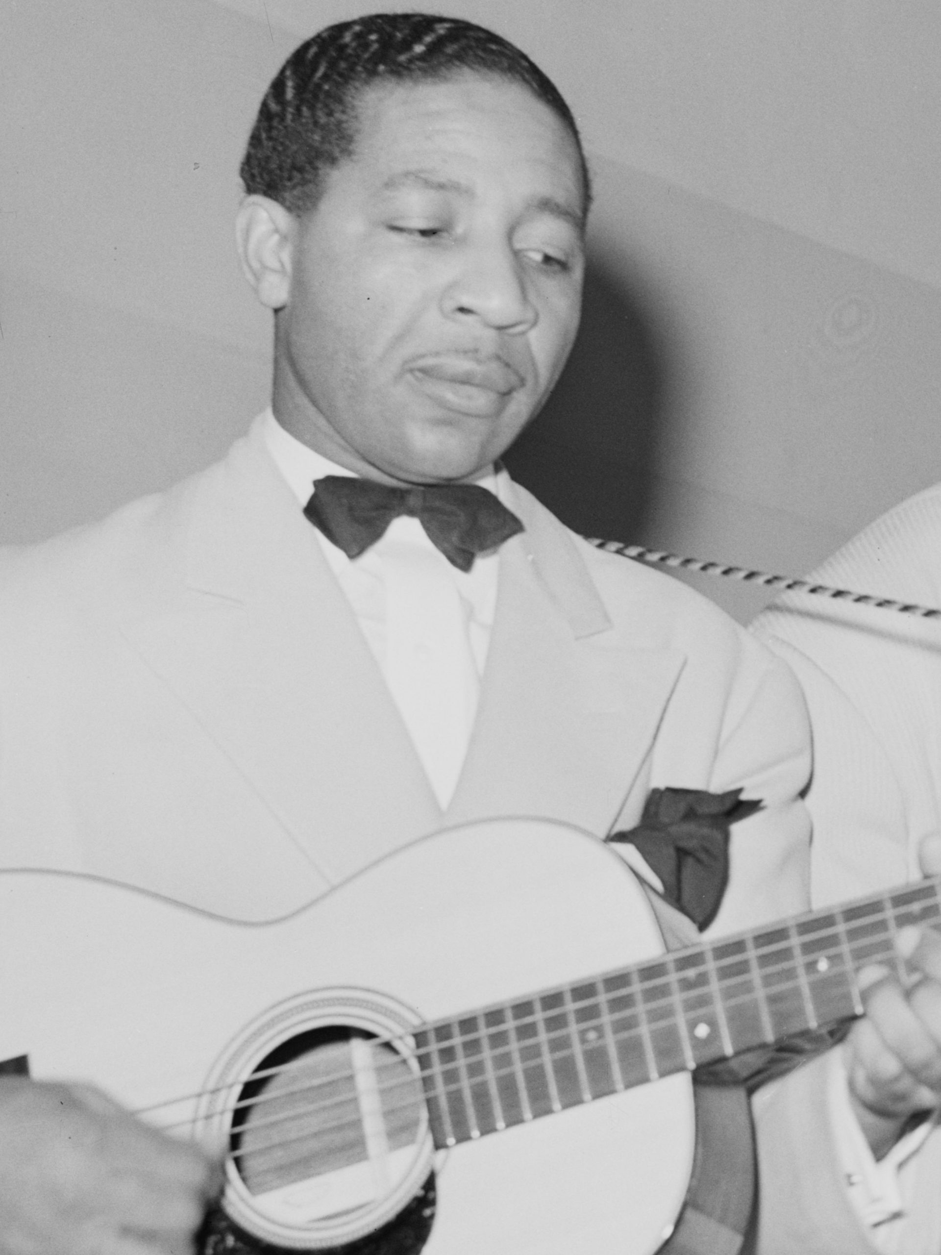 Lonnie Johnson à Chicago, 1941
Crédits&nbsp;: Russell Lee, Public domain