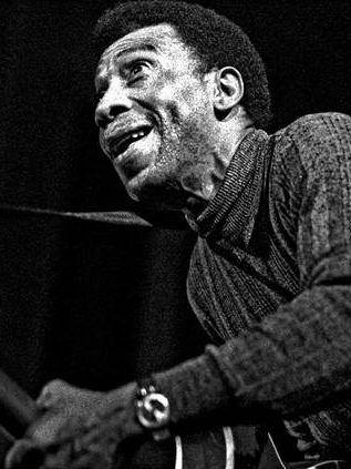 T-Bone Walker à l'American Folk Blues Festival de Hambourg, Musikhalle, 1972
Crédits&nbsp;: Heinrich Klaffs, CC BY-SA 2.0 (https://creativecommons.org/licenses/by-sa/2.0/)