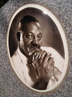 Cimetière de Prairie Road (Tutwiler, Mississippi) Tombe de Sonny Boy Williamson II
Crédits&nbsp;: Thomas R Machnitzki (thomas@machnitzki.com), CC BY 3.0 (https://creativecommons.org/licenses/by/3.0/deed.en)