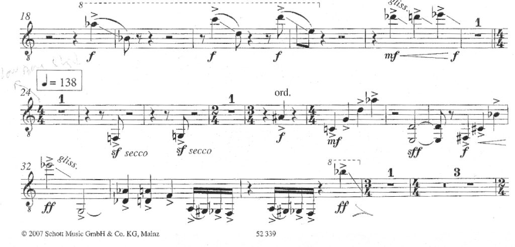 Peter Eötvös, Seven, partie de guitare, mes. 18 et suivantes.