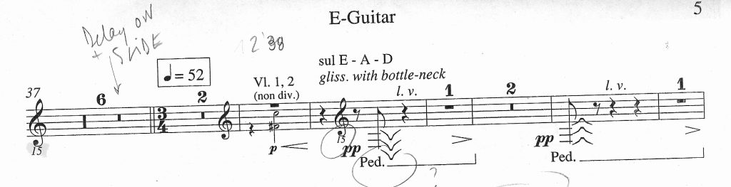Peter Eötvös, Seven, partie de guitare, mes. 37 et suivantes.