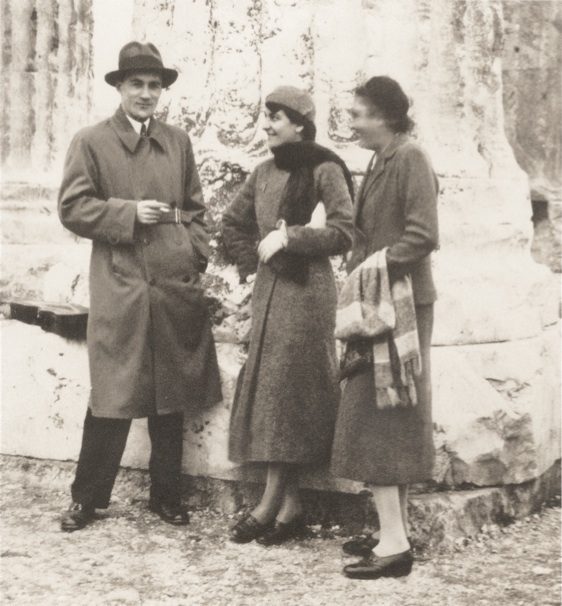 Nikos Skalkottas, Polyxeni Mathéy et Koula Pratsika, Athènes 1933, archives de Polyxeni Mathéy.