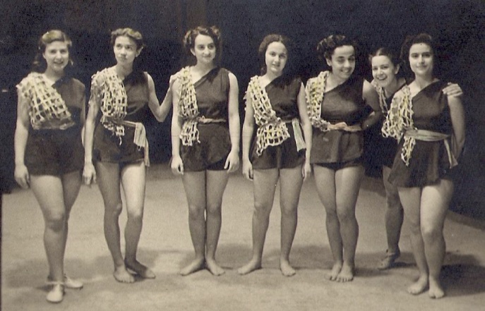 Le costume du Chalutier. Théâtre Rex, 22-23/05/1948. Archives de Rita Gabbai.