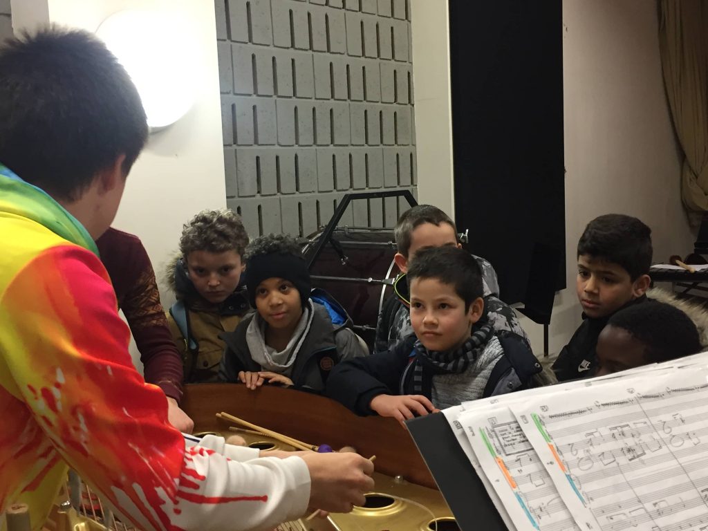 Démonstration de piano préparé au CNSMDP.