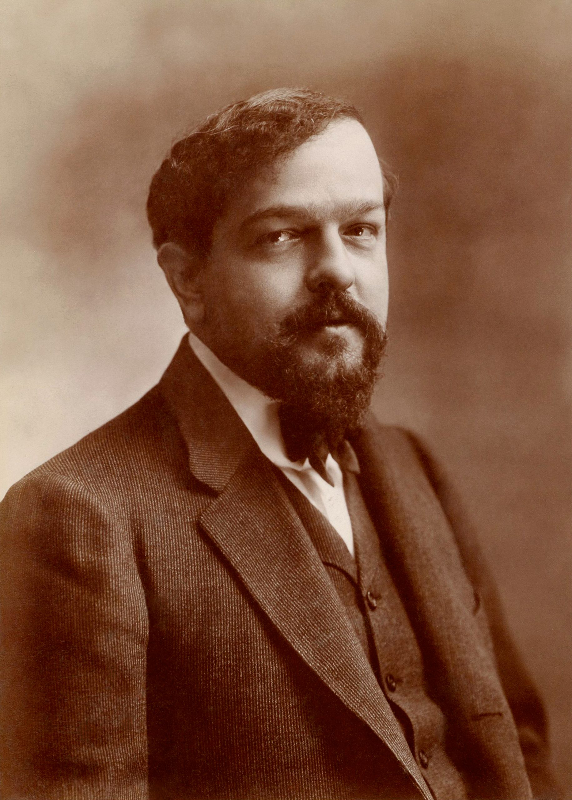 Claude Debussy : Esquisse d’une « Rhapsodie mauresque » pour orchestre et saxophone principal. De controverses en interprétation