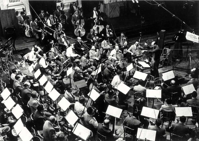 Fig. 2 : Georg Solti et l'Orchestre Philharmonique de Vienne pendant l'enregistrement du Ring de R. Wagner (1958).