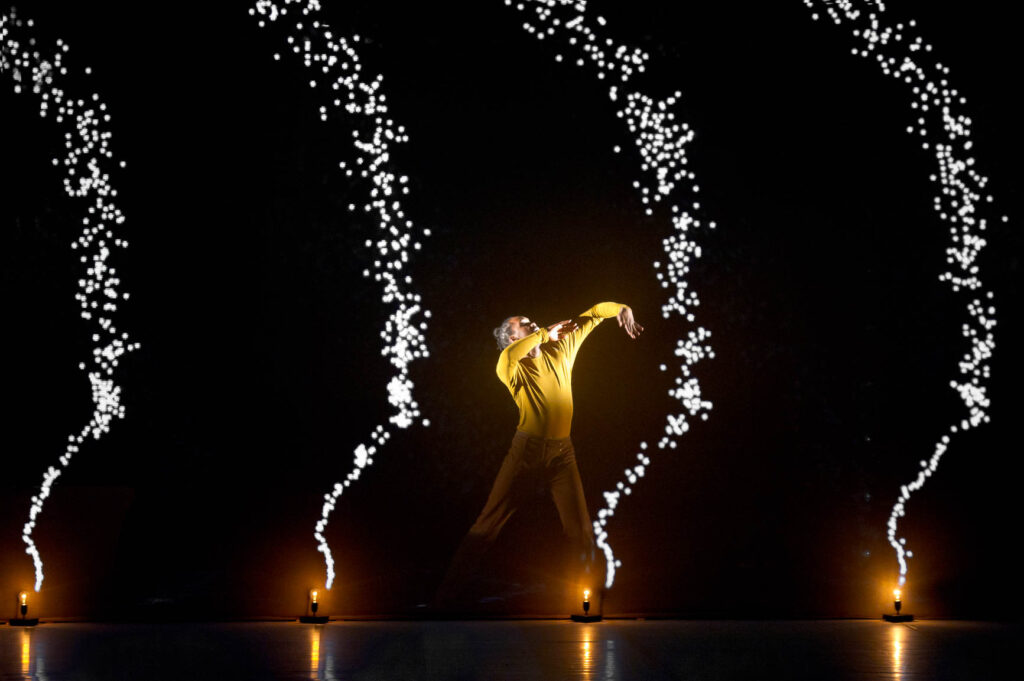 Quels enjeux et adaption pour le passage d’une formation corporelle académique vers de nouvelles performances impliquant des technologies ?